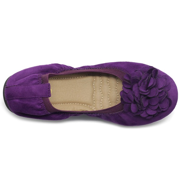 NWOB OLLIO Faux Suede Flower Light Ballet Flats - Picture 5 of 6